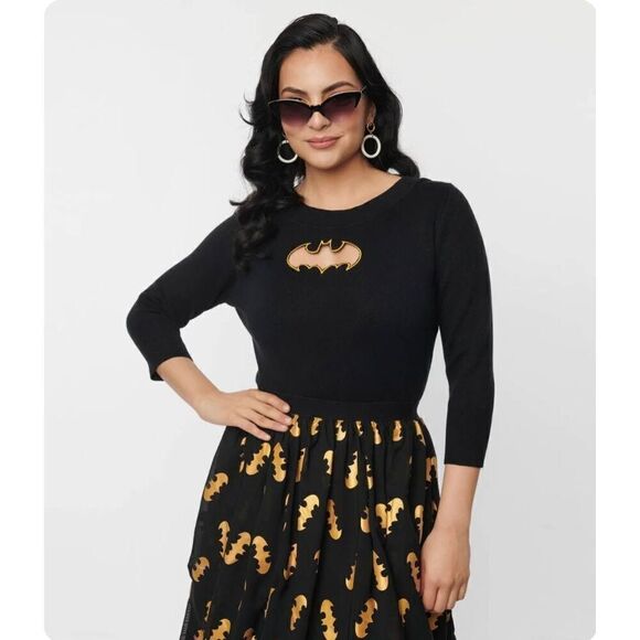 Unique Vintage x Batgirl Cutout Top Size M/L - Picture 1 of 9